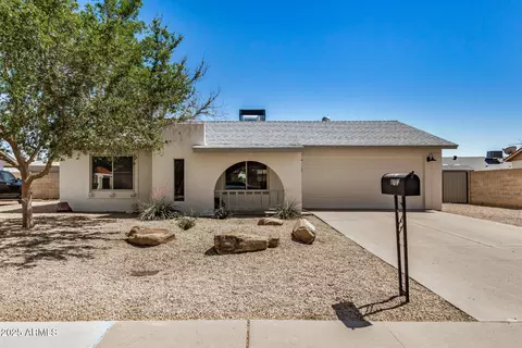 4121 W Paradise Dr, Phoenix, AZ 85029