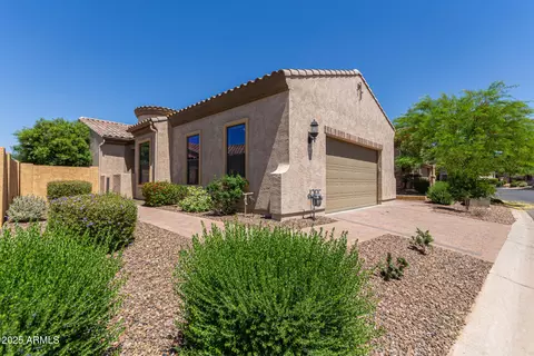 1824 N Red Clf, Mesa, AZ 85207