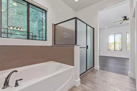 Bath - 1824 N Red Clf, Mesa, AZ 85207 photo 2 of 4