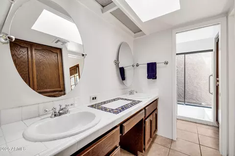 Bath - 1023 E Sahuaro Dr, Phoenix, AZ 85020 photo 4 of 5