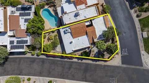 View/Area - 1023 E Sahuaro Dr, Phoenix, AZ 85020 photo 1 of 9