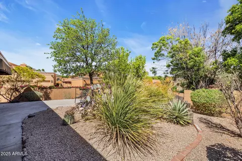 Exterior - 1023 E Sahuaro Dr, Phoenix, AZ 85020 photo 5 of 23