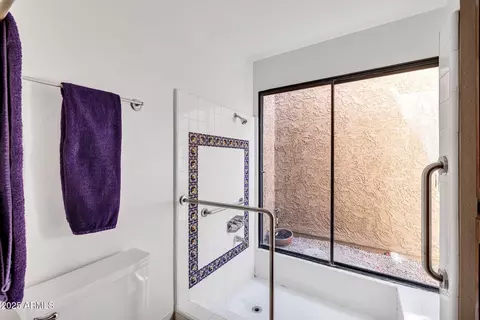 Bath - 1023 E Sahuaro Dr, Phoenix, AZ 85020 photo 5 of 5