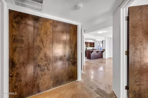 Entry Way - 1023 E Sahuaro Dr, Phoenix, AZ 85020 photo 2 of 2