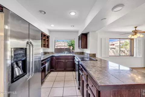 Kitchen - 1023 E Sahuaro Dr, Phoenix, AZ 85020 photo 2 of 5