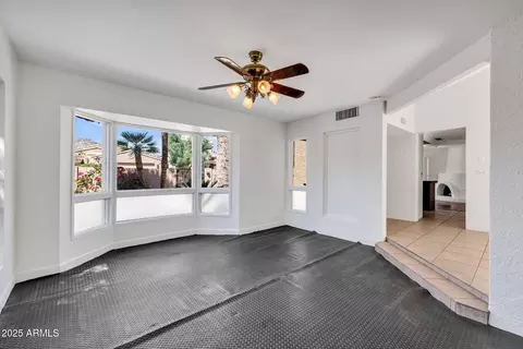 Living - 1023 E Sahuaro Dr, Phoenix, AZ 85020 photo 2 of 6