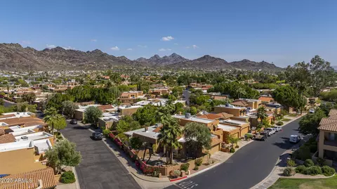 View/Area - 1023 E Sahuaro Dr, Phoenix, AZ 85020 photo 4 of 9