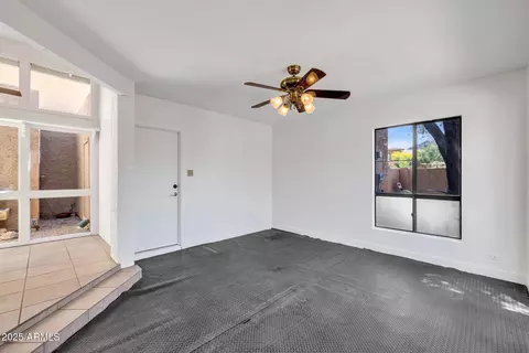 Living - 1023 E Sahuaro Dr, Phoenix, AZ 85020 photo 4 of 6