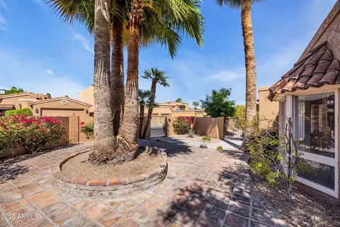 Exterior - 1023 E Sahuaro Dr, Phoenix, AZ 85020 photo 20 of 23