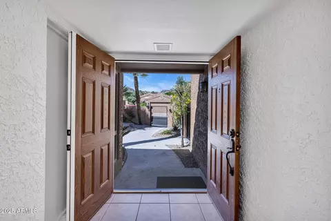 Entry Way - 1023 E Sahuaro Dr, Phoenix, AZ 85020 photo 1 of 2