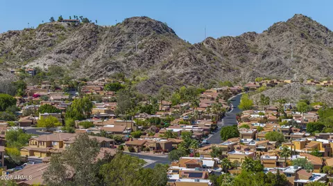 View/Area - 1023 E Sahuaro Dr, Phoenix, AZ 85020 photo 6 of 9