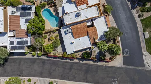 View/Area - 1023 E Sahuaro Dr, Phoenix, AZ 85020 photo 5 of 9