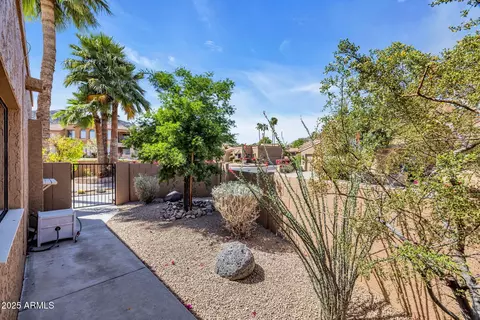 Exterior - 1023 E Sahuaro Dr, Phoenix, AZ 85020 photo 18 of 23