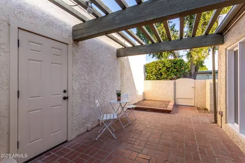 106 Echo Ln, Phoenix, AZ 85020 photo 33