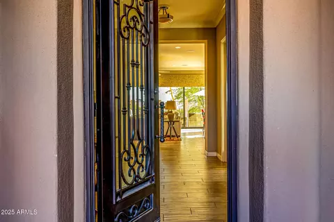 9059 E Leonora St, Mesa, AZ 85207 photo 2