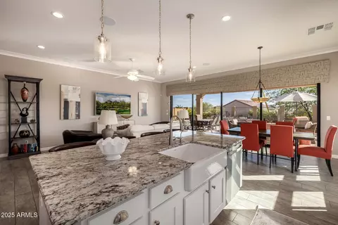 9059 E Leonora St, Mesa, AZ 85207 photo 11