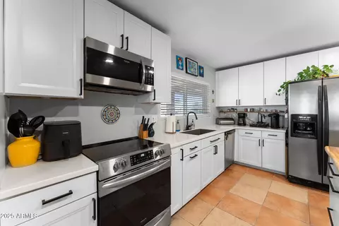2902 E Corrine Dr, Phoenix, AZ 85032 photo 13