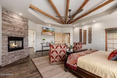 Bedroom - 1505 W Cloud Rd, Phoenix, AZ 85086 photo 1 of 5