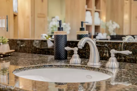 Bath - 1505 W Cloud Rd, Phoenix, AZ 85086 photo 5 of 5