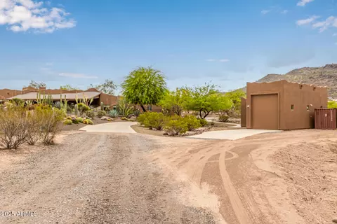 Exterior - 1505 W Cloud Rd, Phoenix, AZ 85086 photo 15 of 16