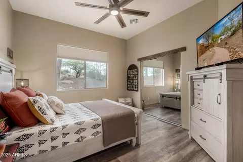 Bedroom - 1505 W Cloud Rd, Phoenix, AZ 85086 photo 4 of 5