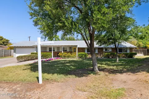 7042 N 13th St, Phoenix, AZ 85020