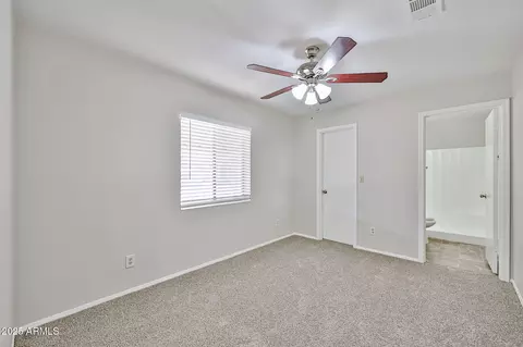 735 E Desert Ln, Phoenix, AZ 85042 photo 22
