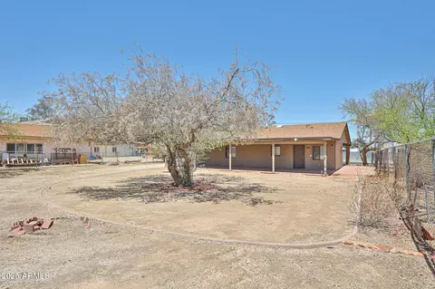 735 E Desert Ln, Phoenix, AZ 85042 photo 27
