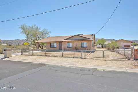 735 E Desert Ln, Phoenix, AZ 85042 photo 35