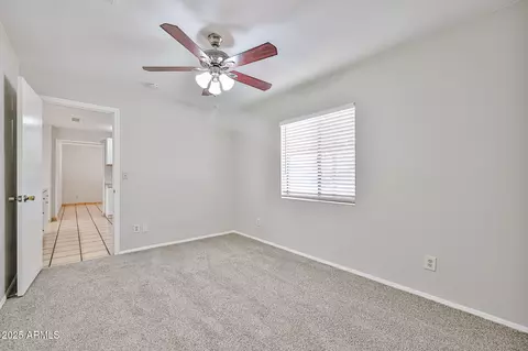 735 E Desert Ln, Phoenix, AZ 85042 photo 23