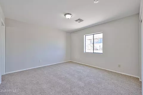 735 E Desert Ln, Phoenix, AZ 85042 photo 14