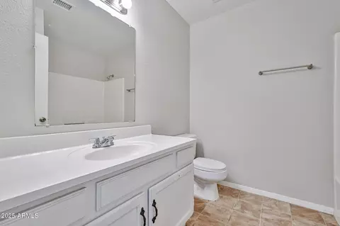 735 E Desert Ln, Phoenix, AZ 85042 photo 21