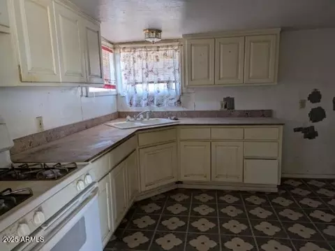 2602 E Jones Ave, Phoenix, AZ 85040 photo 4