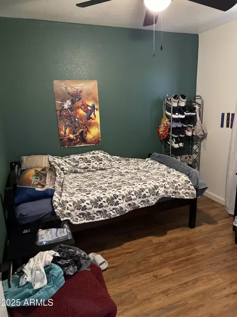 Bedroom - 2302 E Sheraton Ln, Phoenix, AZ 85040 photo 6 of 9