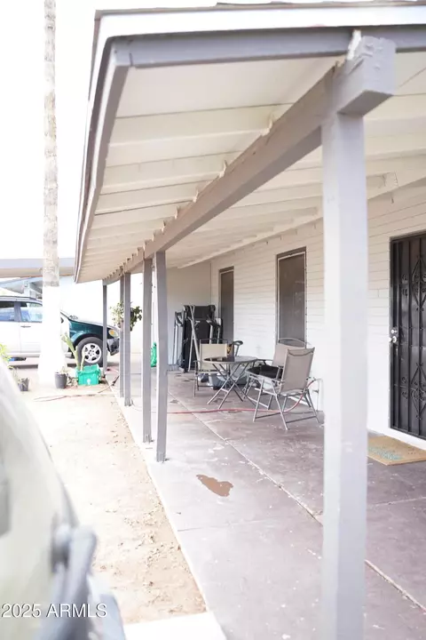 Exterior - 2302 E Sheraton Ln, Phoenix, AZ 85040 photo 1 of 5