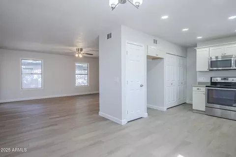 1450 E Topeka Dr, Phoenix, AZ 85024 photo 5