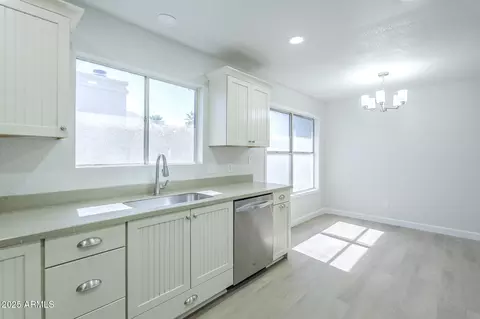 1450 E Topeka Dr, Phoenix, AZ 85024 photo 9