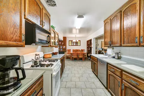 1941 E Hazelwood St, Phoenix, AZ 85016 photo 10