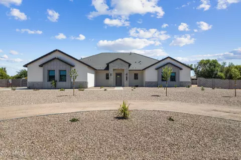 3989 E Freeman Ln, San Tan Valley, AZ 85140