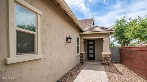 Entry Way - 4323 E Wheaton St, Gilbert, AZ 85295 photo 1 of 4