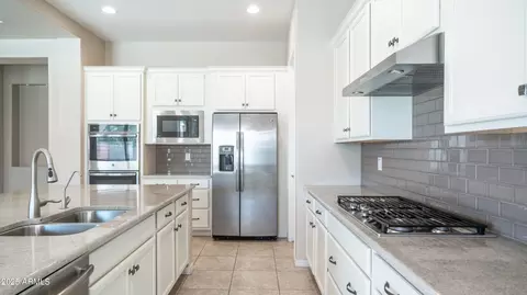 Kitchen - 4323 E Wheaton St, Gilbert, AZ 85295 photo 1 of 5