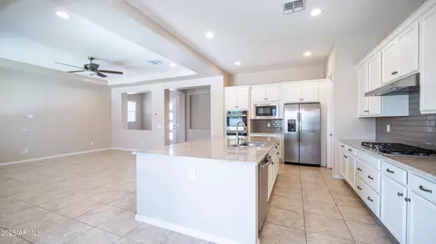 Entry Way - 4323 E Wheaton St, Gilbert, AZ 85295 photo 4 of 4