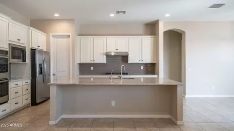 Kitchen - 4323 E Wheaton St, Gilbert, AZ 85295 photo 3 of 5
