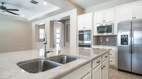 Kitchen - 4323 E Wheaton St, Gilbert, AZ 85295 photo 2 of 5