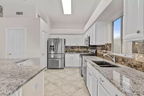 300 W Windsor Dr, Gilbert, AZ 85233 photo 4