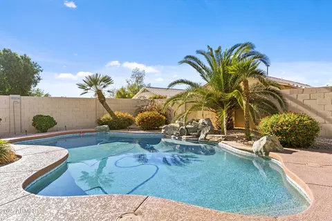 300 W Windsor Dr, Gilbert, AZ 85233