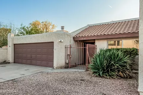 1918 S Shannon Dr, Tempe, AZ 85281