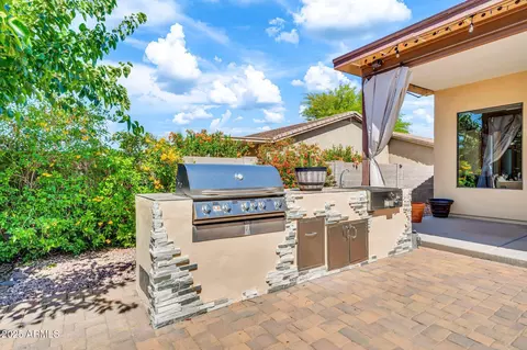 747 E Meadow Ln, Phoenix, AZ 85022 photo 17