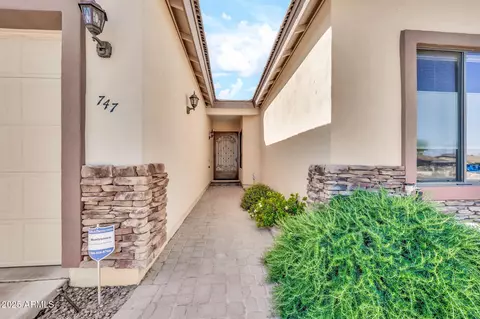 747 E Meadow Ln, Phoenix, AZ 85022 photo 2
