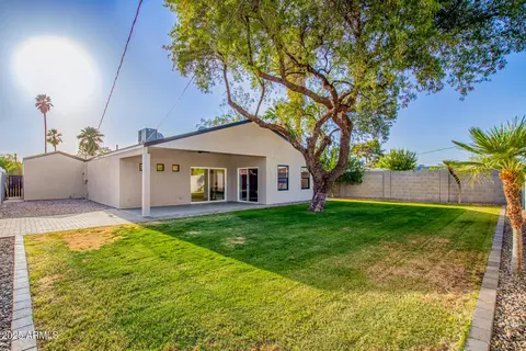 Exterior - 4205 N 19th Pl, Phoenix, AZ 85016 photo 8 of 11